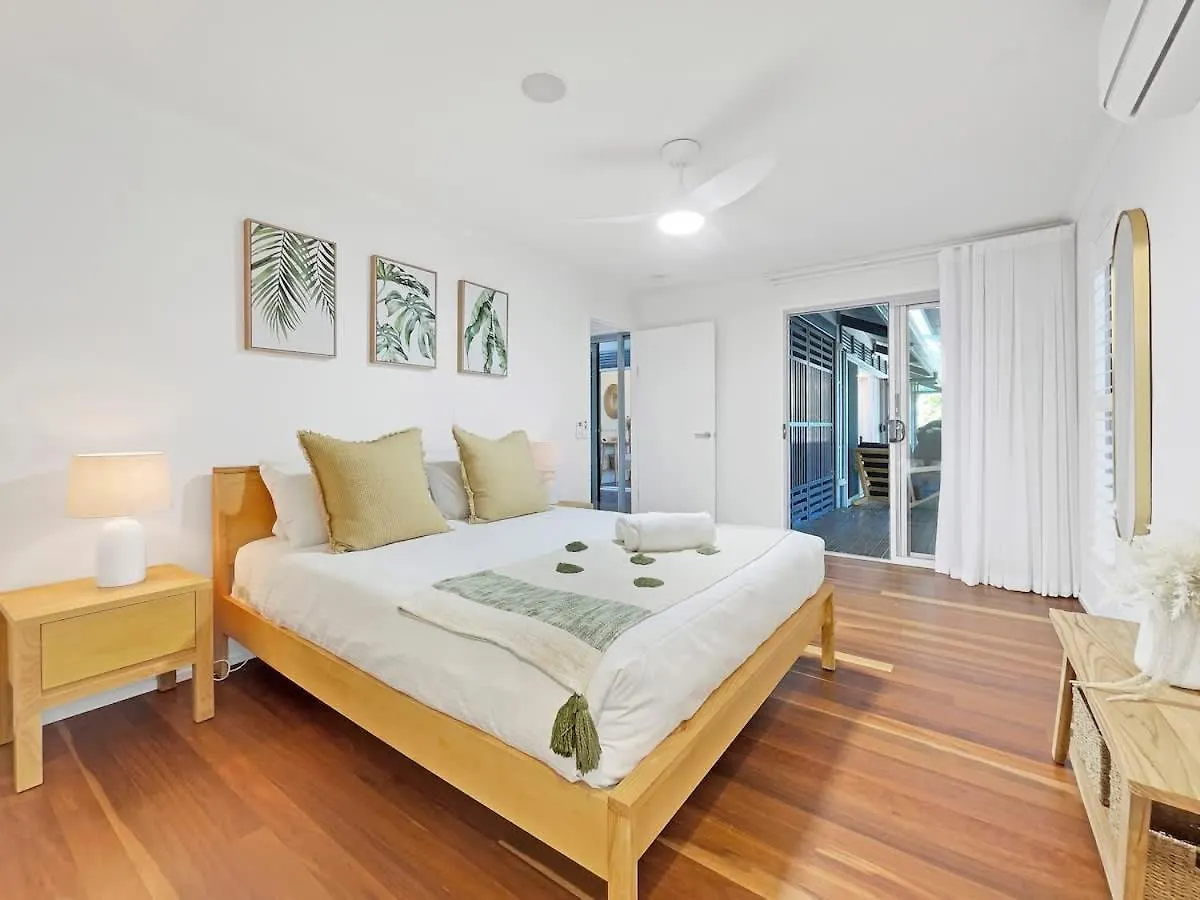 Holiday home Mudjimba Beach Haven - Stroll To The Water