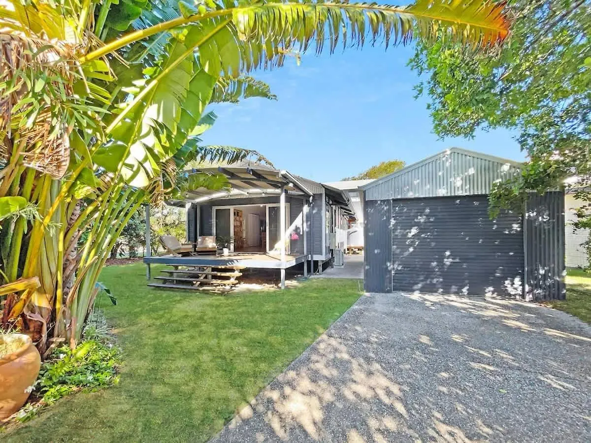 Mudjimba Beach Haven - Stroll To The Water 0*,  Australia