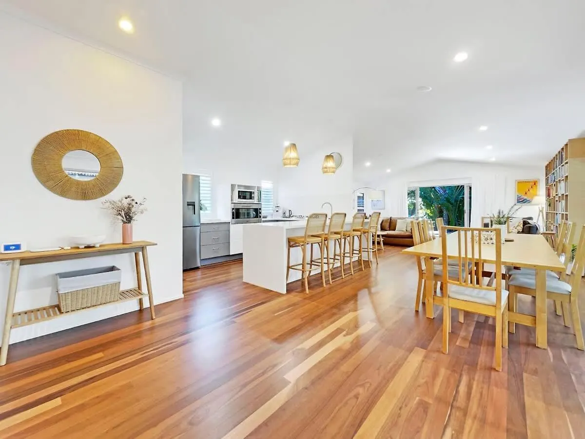 Holiday home Mudjimba Beach Haven - Stroll To The Water Australia