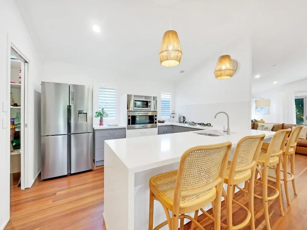 Holiday home Mudjimba Beach Haven - Stroll To The Water