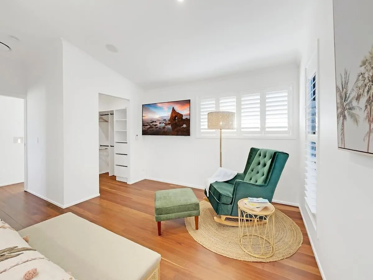 Mudjimba Beach Haven - Stroll To The Water Holiday home